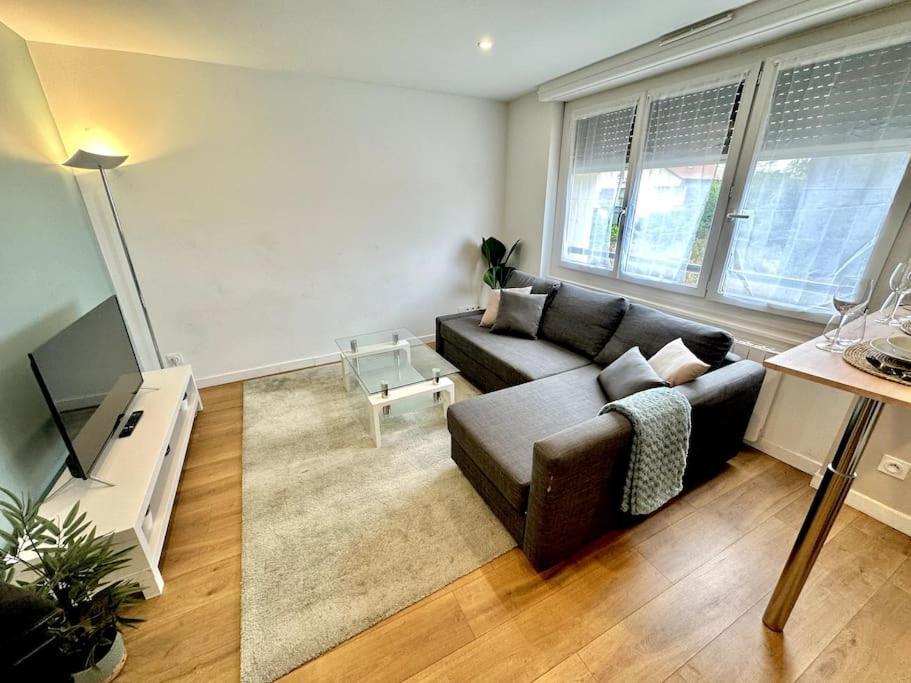 Confort Pres De Geneve Annemasse Exterior photo